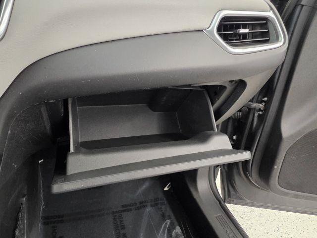 Used 2018 Chevrolet Equinox LS FWD image 27