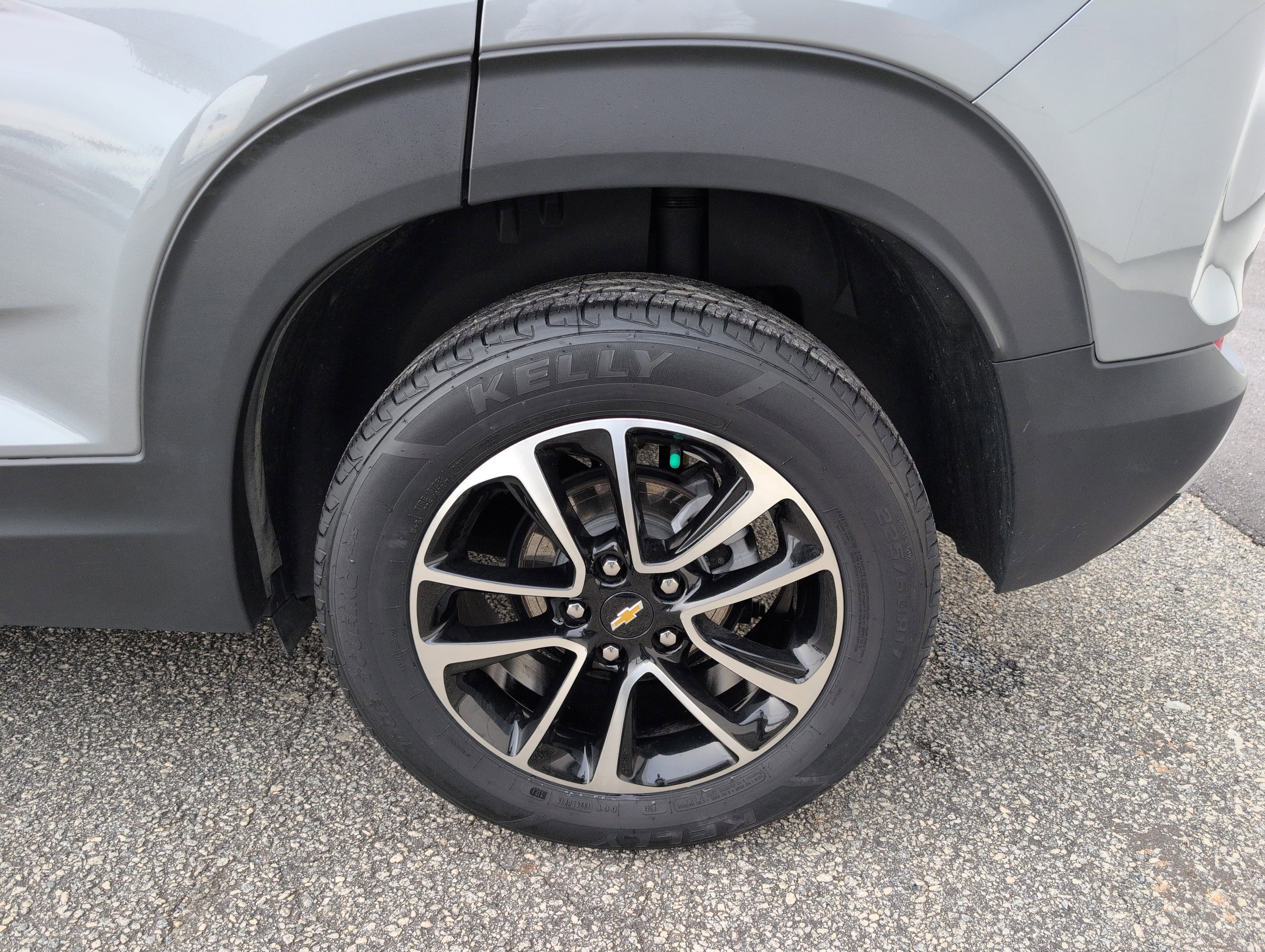 Used 2025 Chevrolet TrailBlazer LT image 4