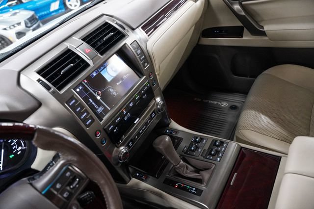 Used 2017 Lexus GX 460 Luxury w/ Preferred Accessory Package AWD/4WD image 7