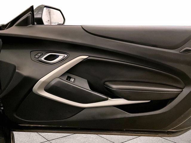Used 2017 Chevrolet Camaro SS RWD image 23