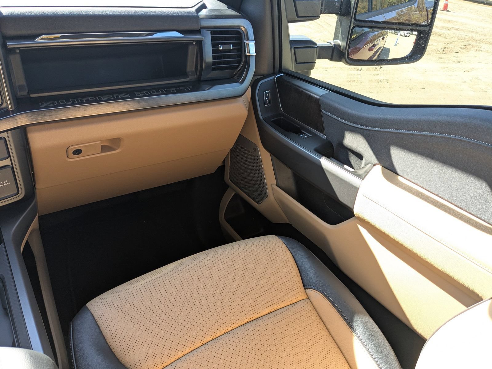 New 2026 Ford F250 Lariat w/ Black Appearance Package AWD/4WD image 18