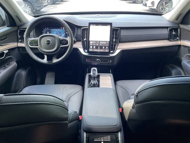 Certified 2025 Volvo XC90 B6 Core AWD/4WD image 24