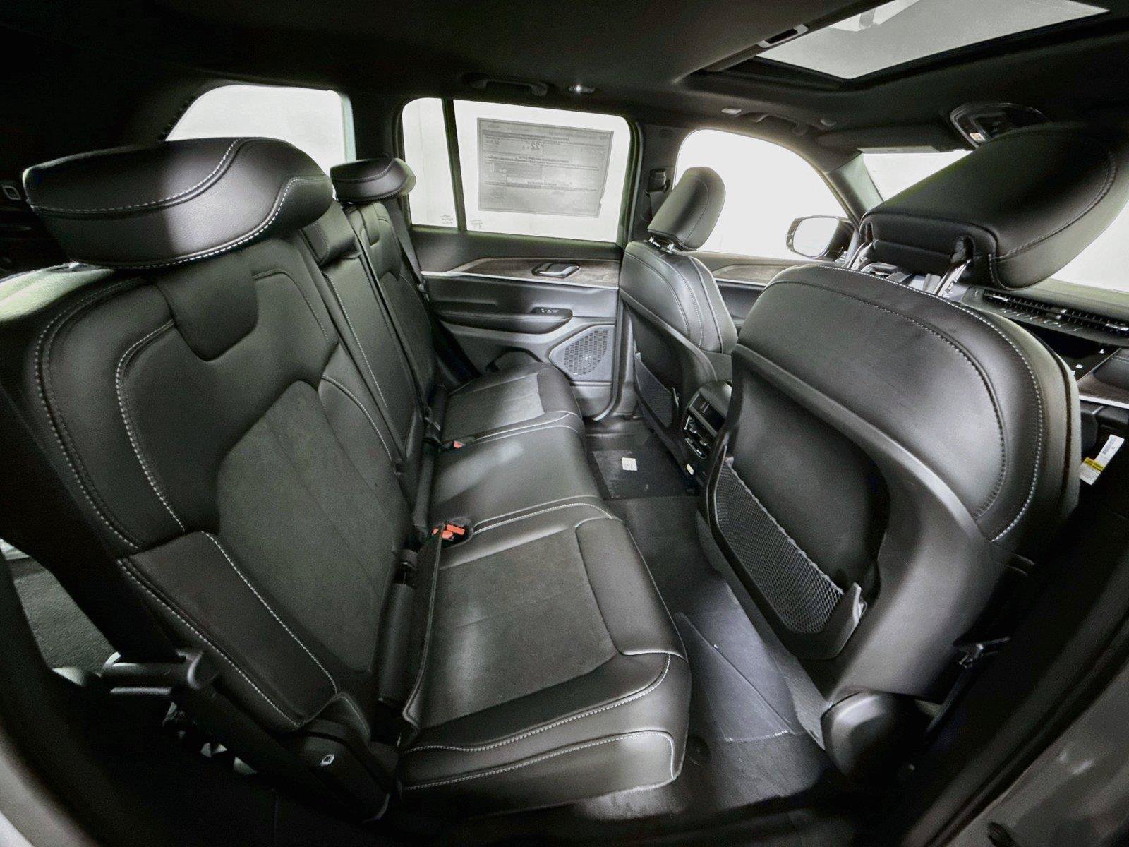 New 2027 Jeep Grand Cherokee 4WD image 20