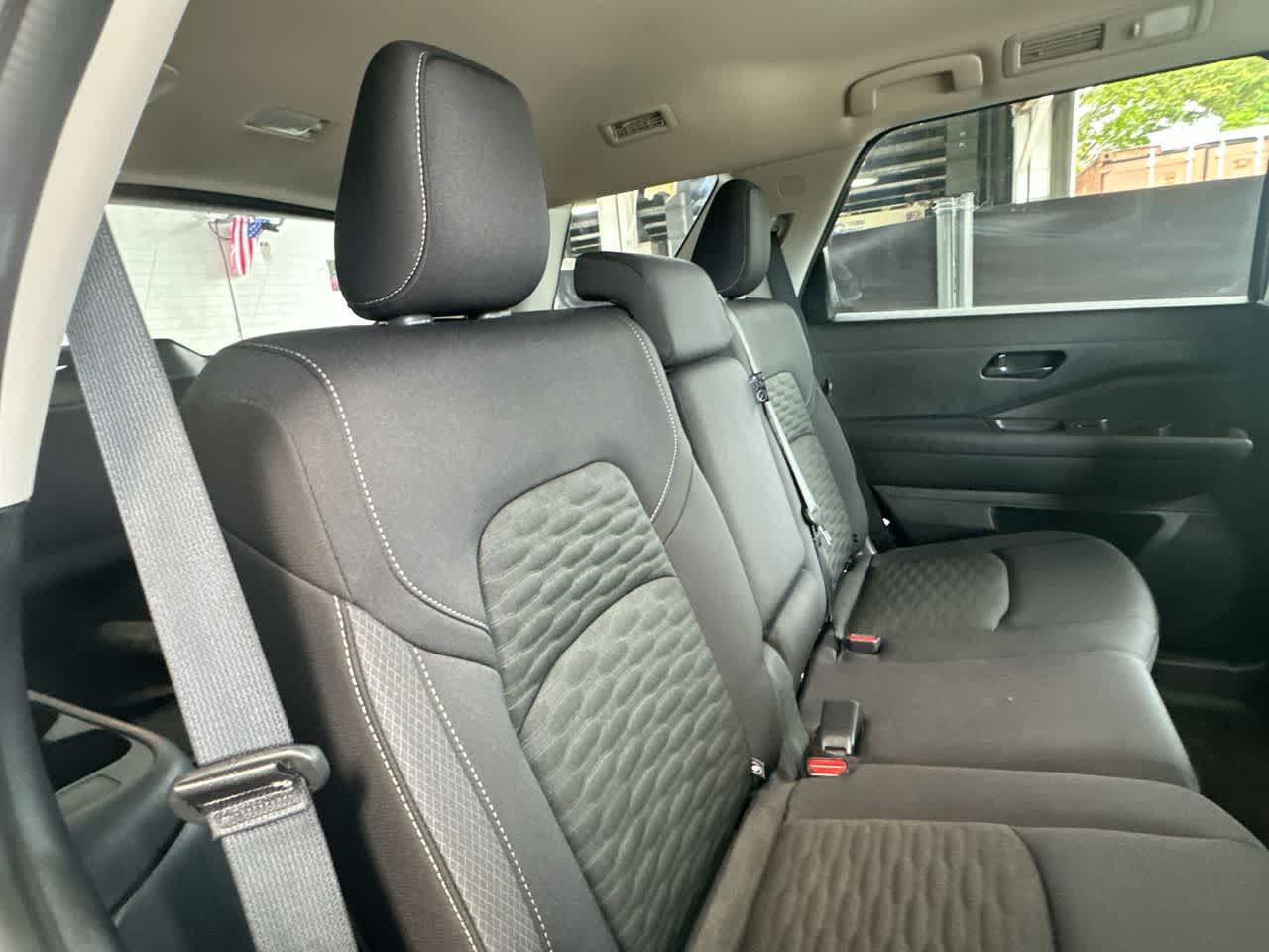 Used 2025 Nissan Pathfinder SV AWD/4WD image 26