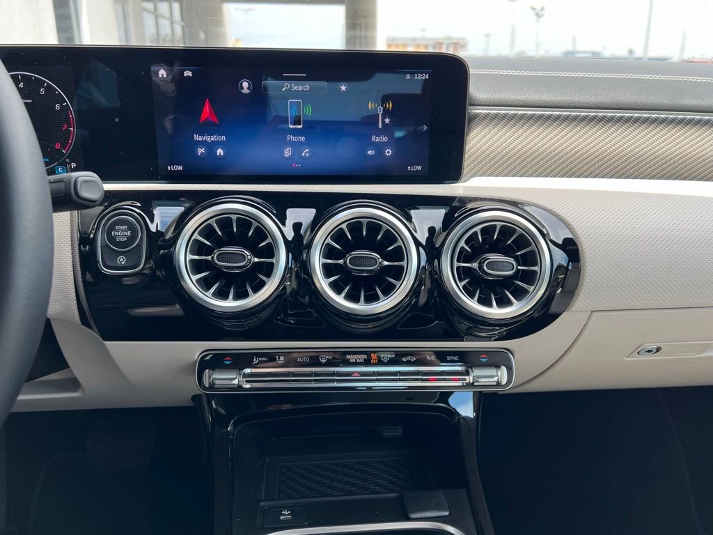 Certified 2025 Mercedes-Benz CLA 250 4MATIC image 17