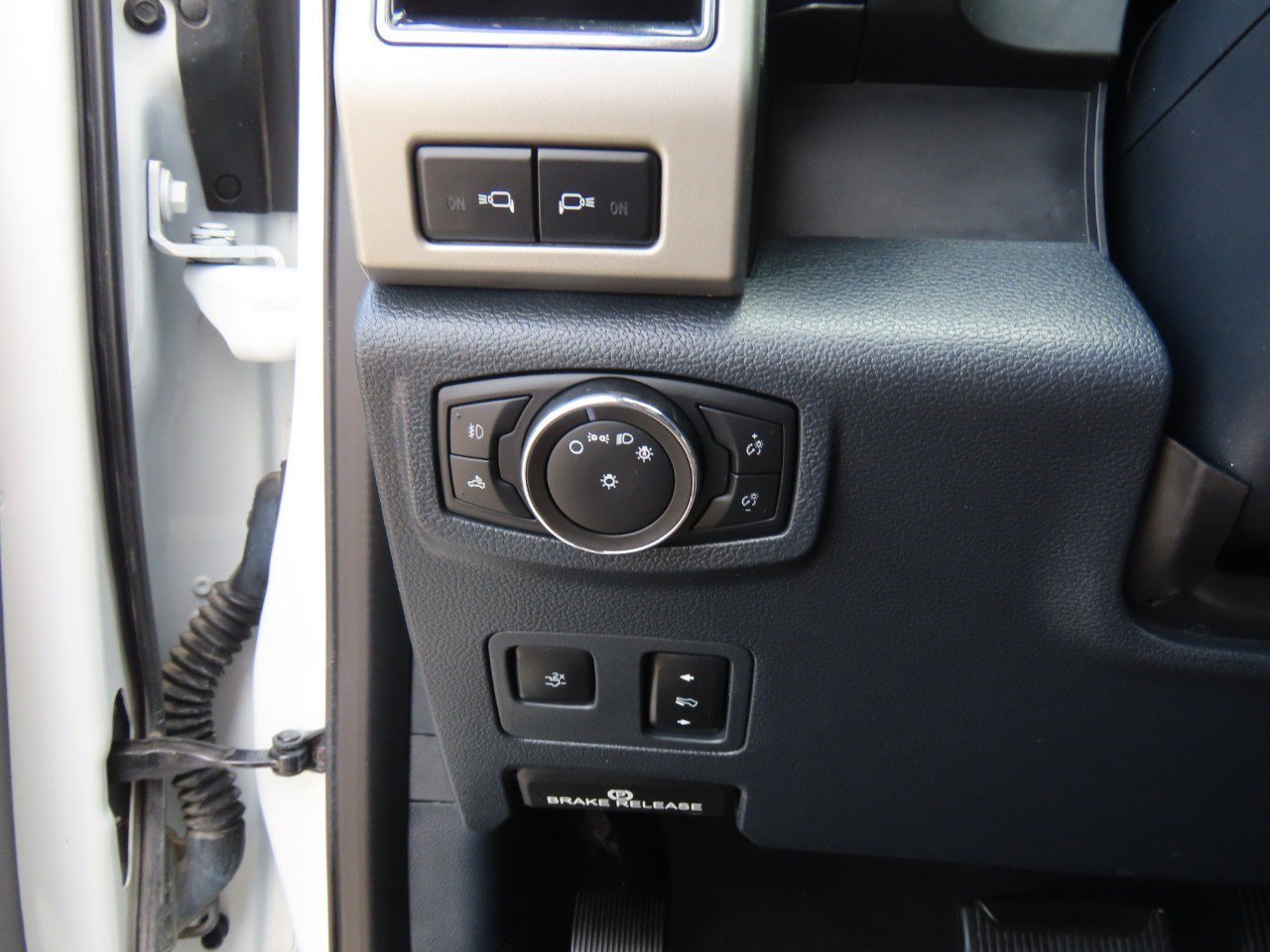 Used 2022 Ford F250 Lariat w/ Lariat Ultimate Package AWD/4WD image 27
