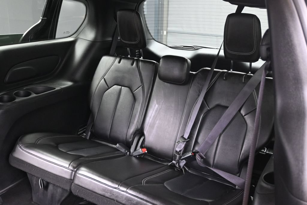 Used 2025 Chrysler Pacifica Select FWD image 29