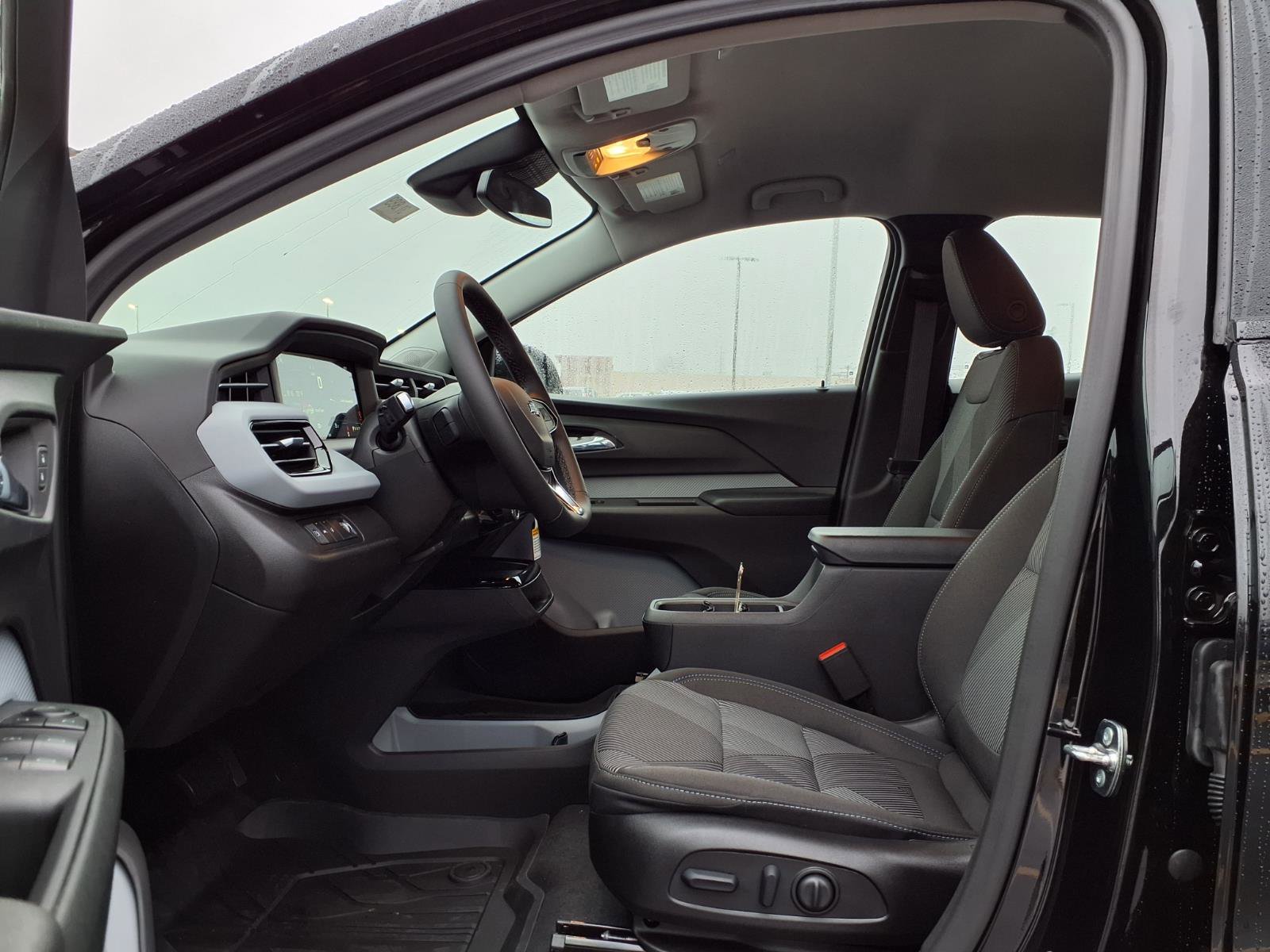 New 2027 Chevrolet Bolt LT w/ Comfort Package image 18