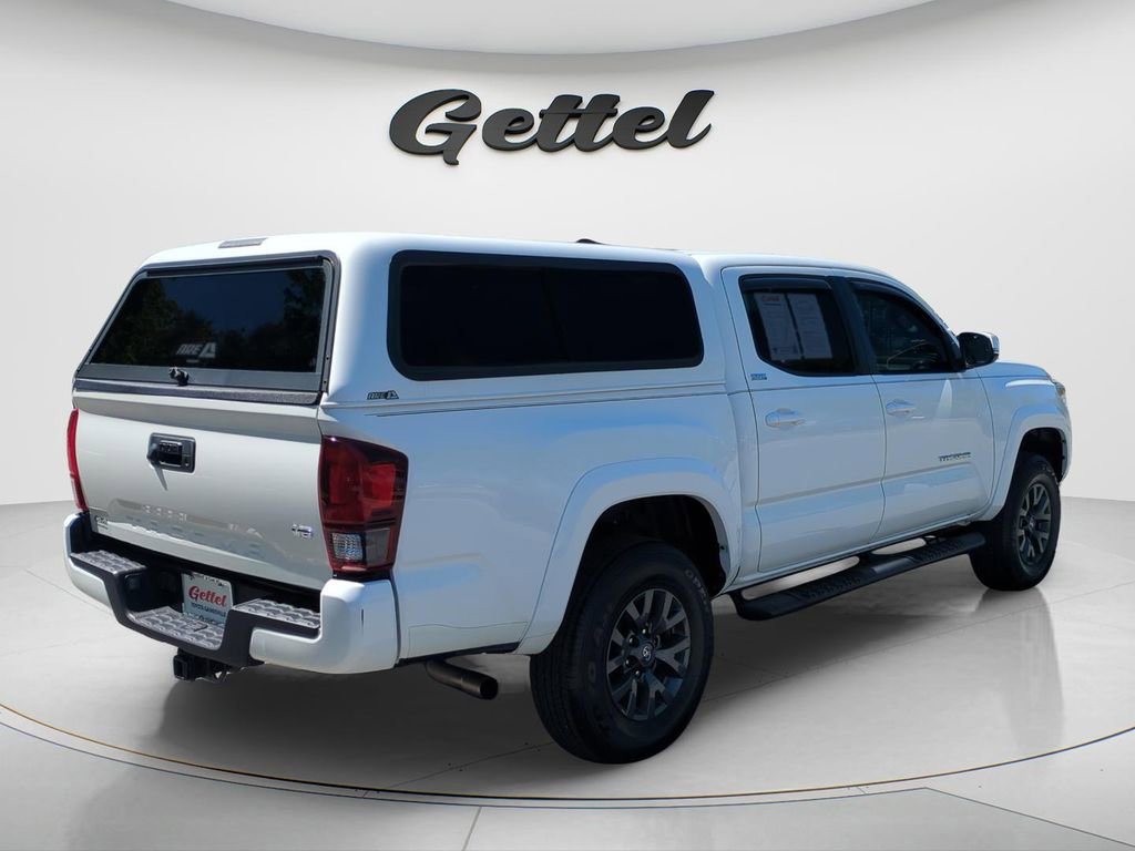 Used 2022 Toyota Tacoma SR5 w/ Technology Package image 4