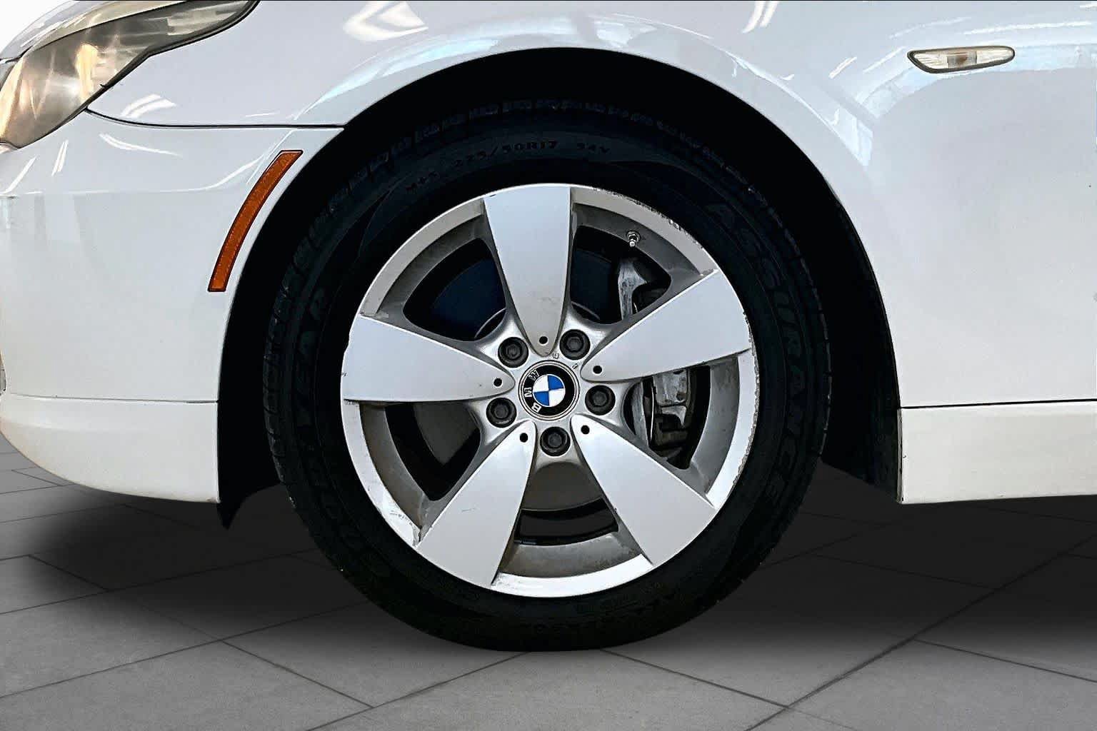 Used 2008 BMW 528xi Sedan AWD/4WD image 9