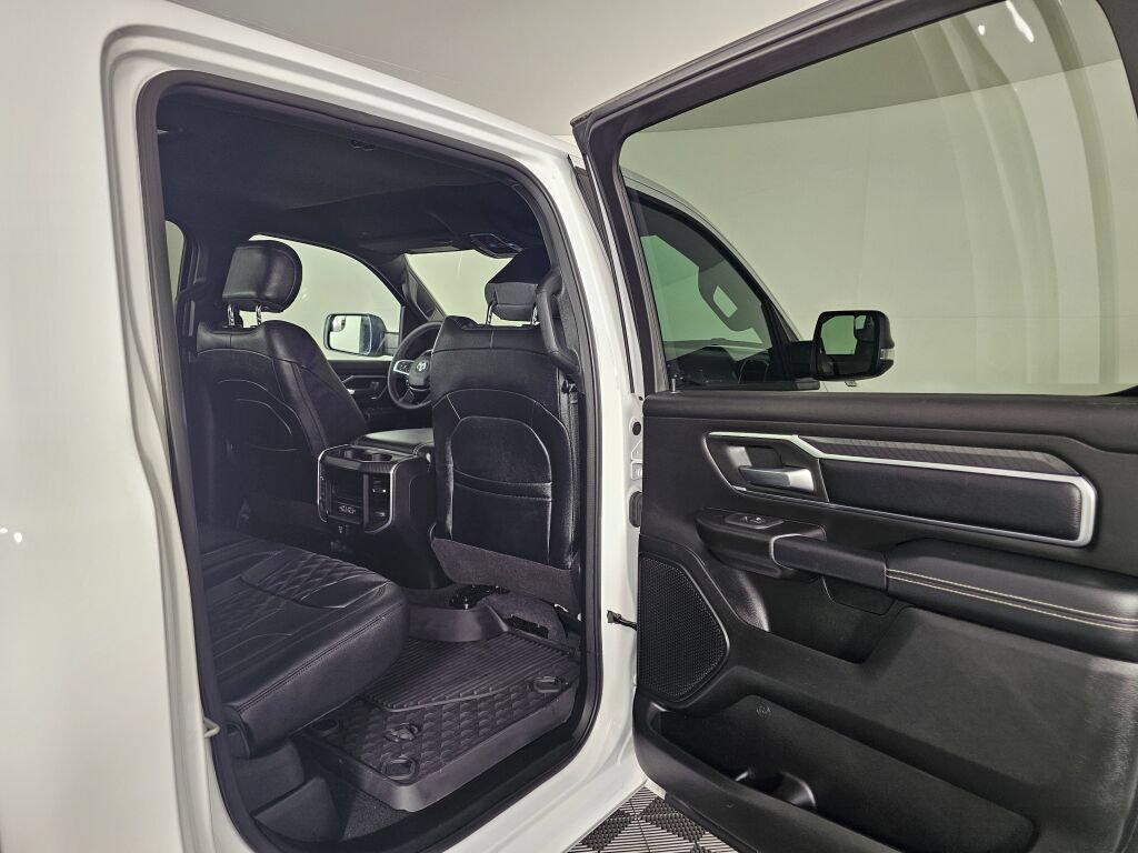 Used 2025 RAM 1500 Big Horn AWD/4WD image 35
