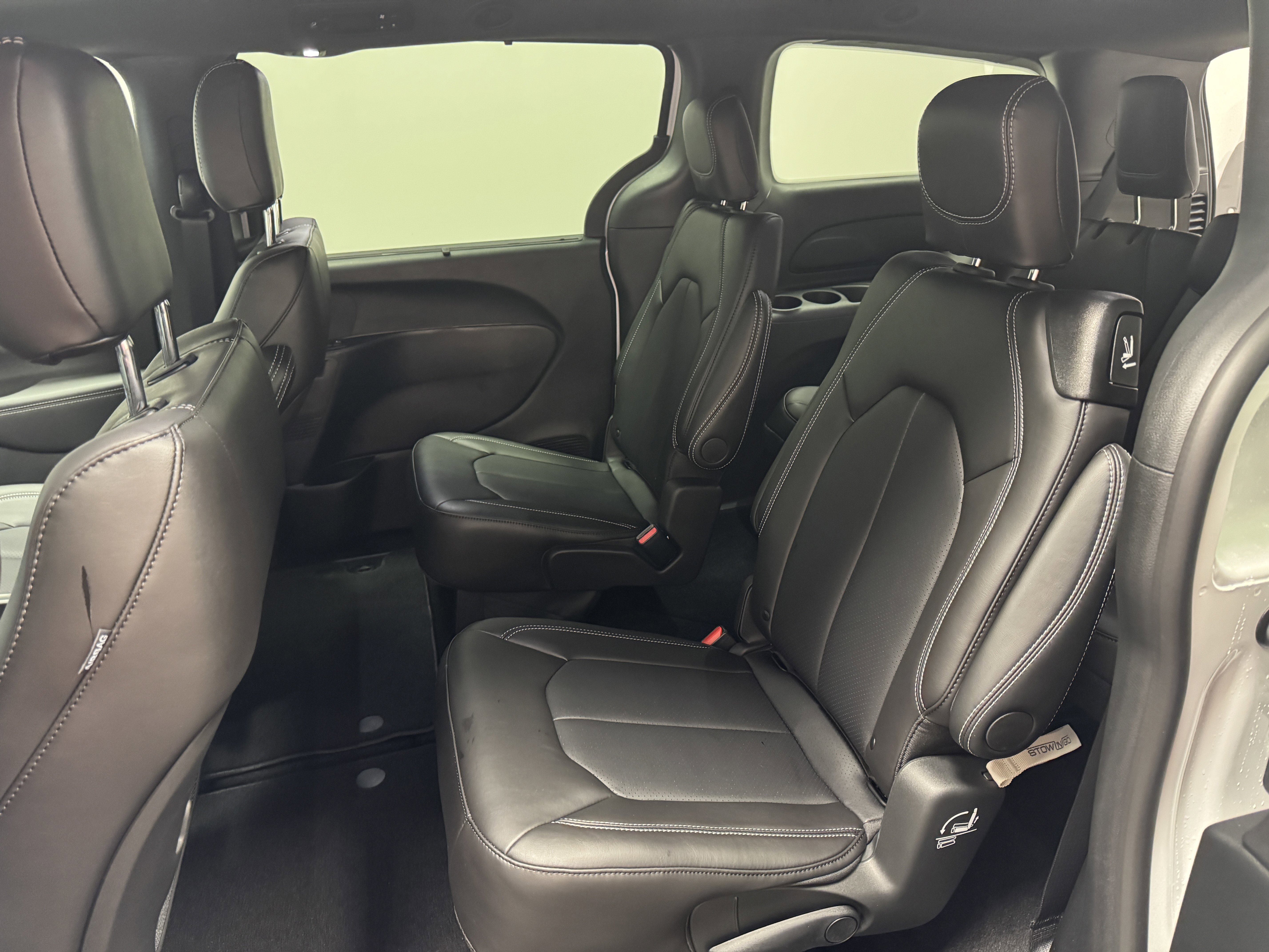 New 2026 Chrysler Pacifica Select FWD image 17