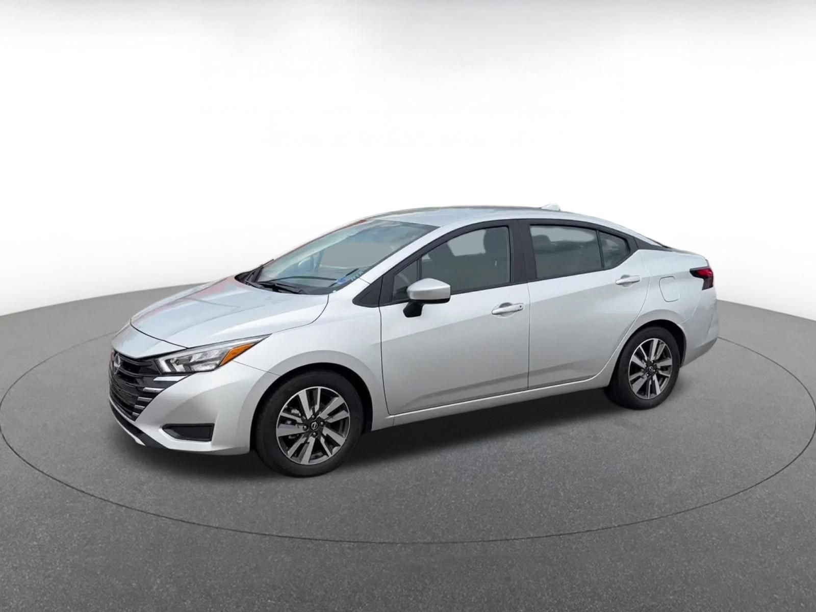 Used 2025 Nissan Versa SV FWD image 8