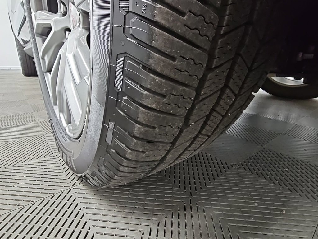 Used 2021 GMC Yukon XL Denali w/ Denali Premium Package image 54