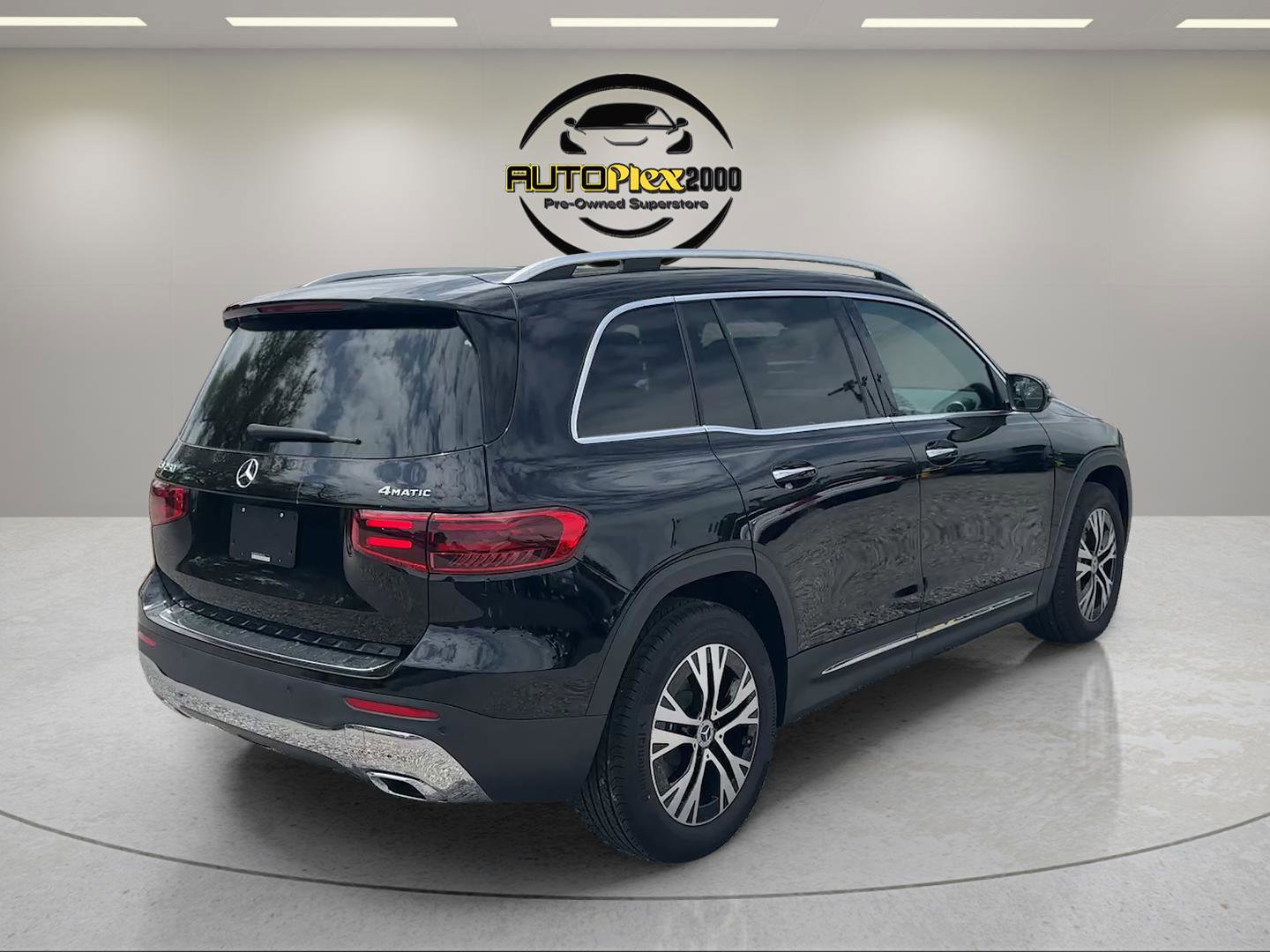 Used 2024 Mercedes-Benz GLB 250 4MATIC image 7