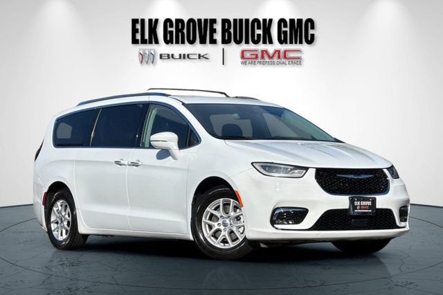 Used 2021 Chrysler Pacifica Touring-L FWD image 2