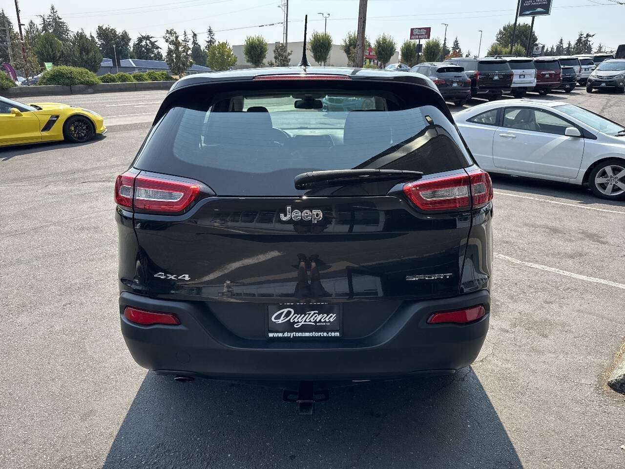 Used 2015 Jeep Cherokee Sport AWD/4WD image 5