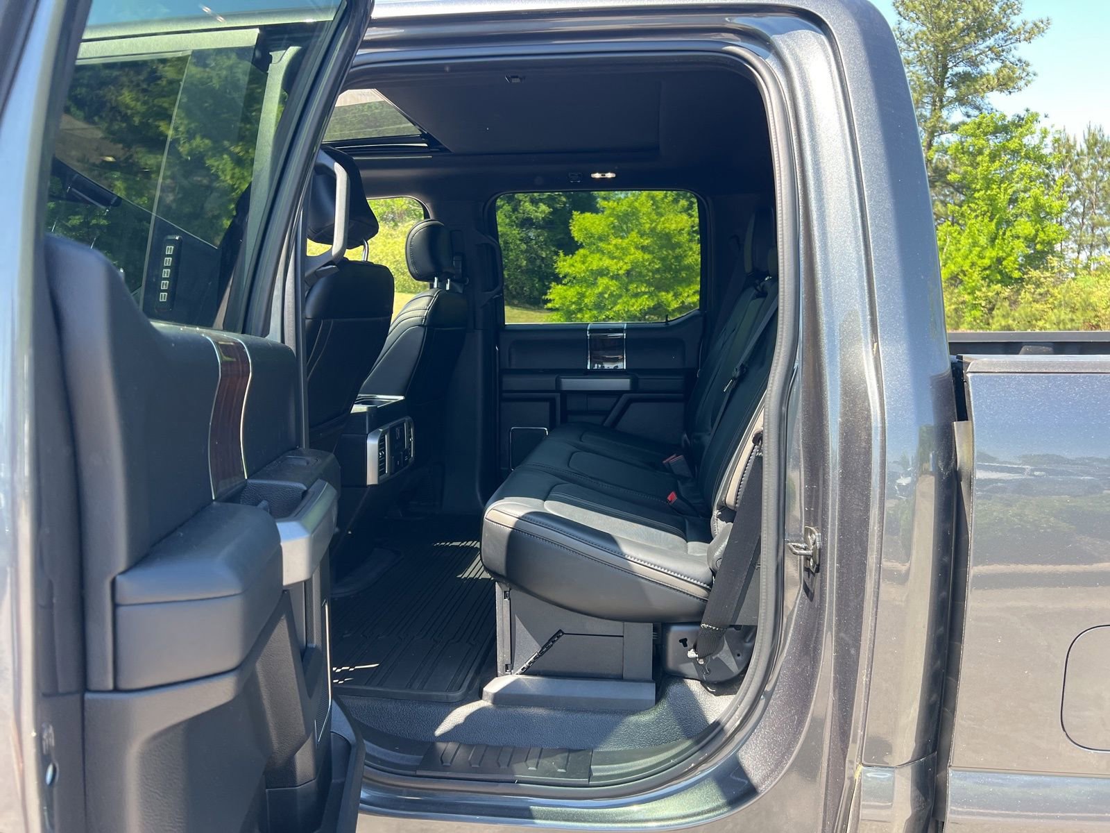 Used 2017 Ford F250 Platinum w/ Platinum Ultimate Package image 38