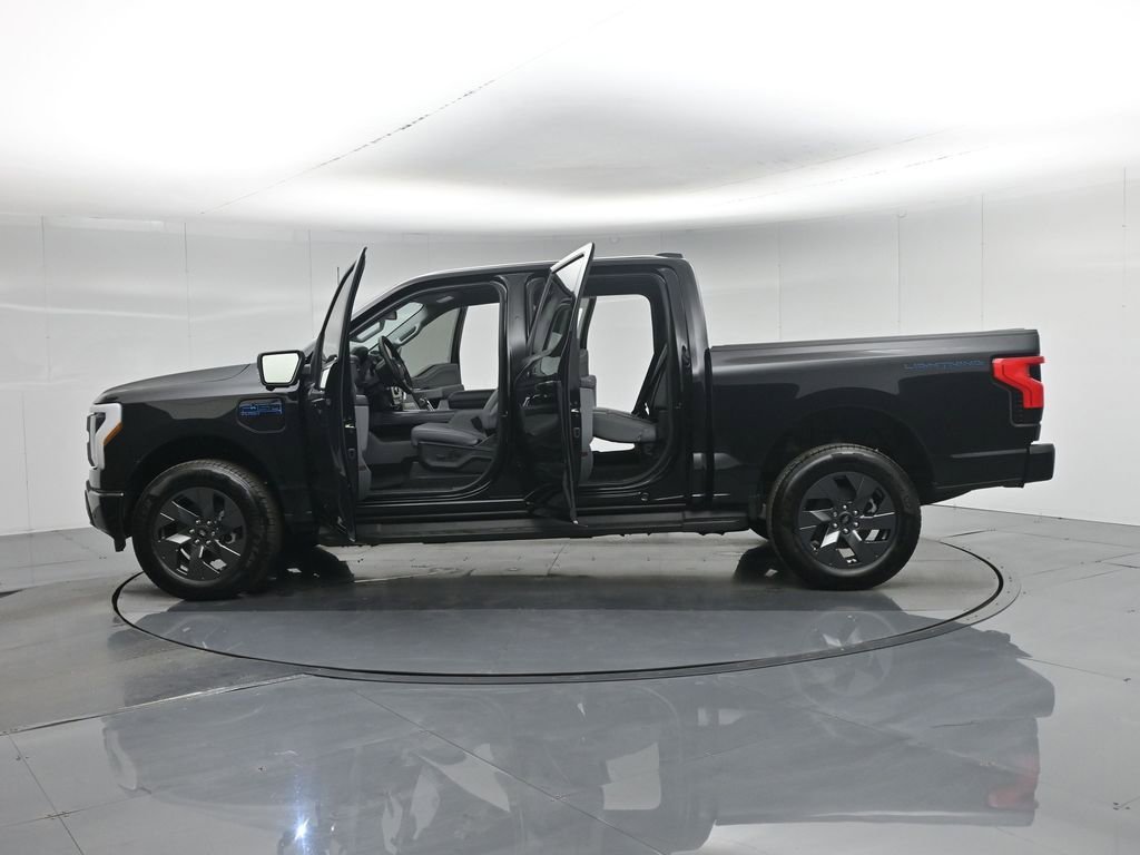 New 2025 Ford F150 Lightning Flash AWD/4WD image 36