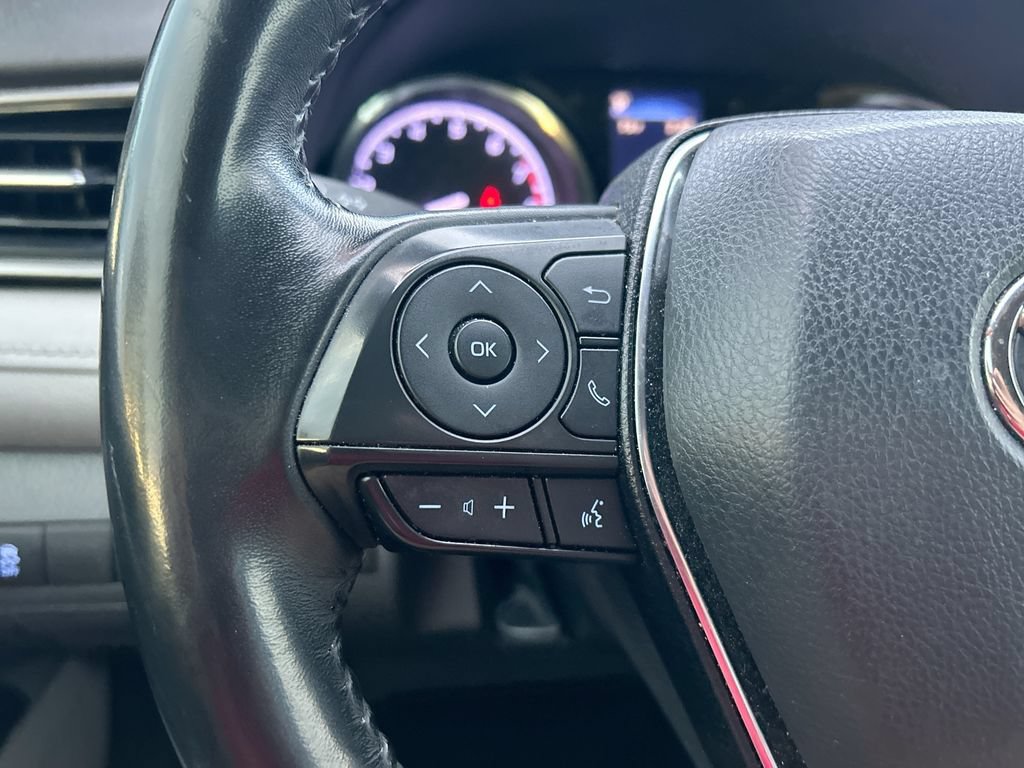 Used 2020 Toyota Camry SE FWD image 16