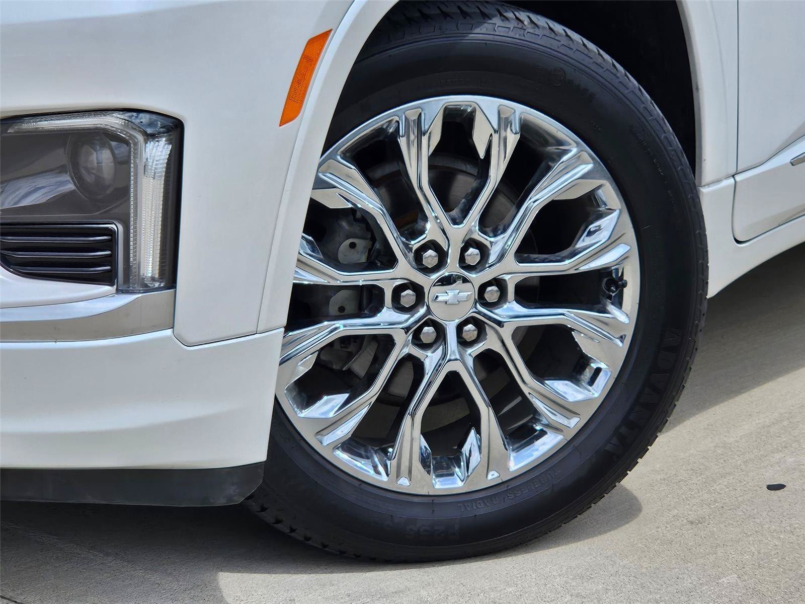 Used 2023 Chevrolet Traverse High Country AWD/4WD image 7
