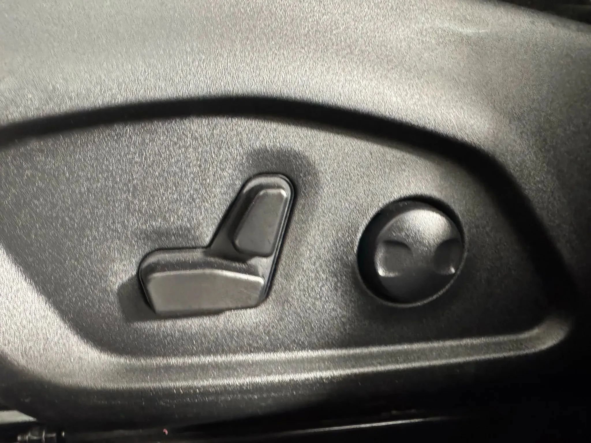 Used 2025 Jeep Compass Limited image 33