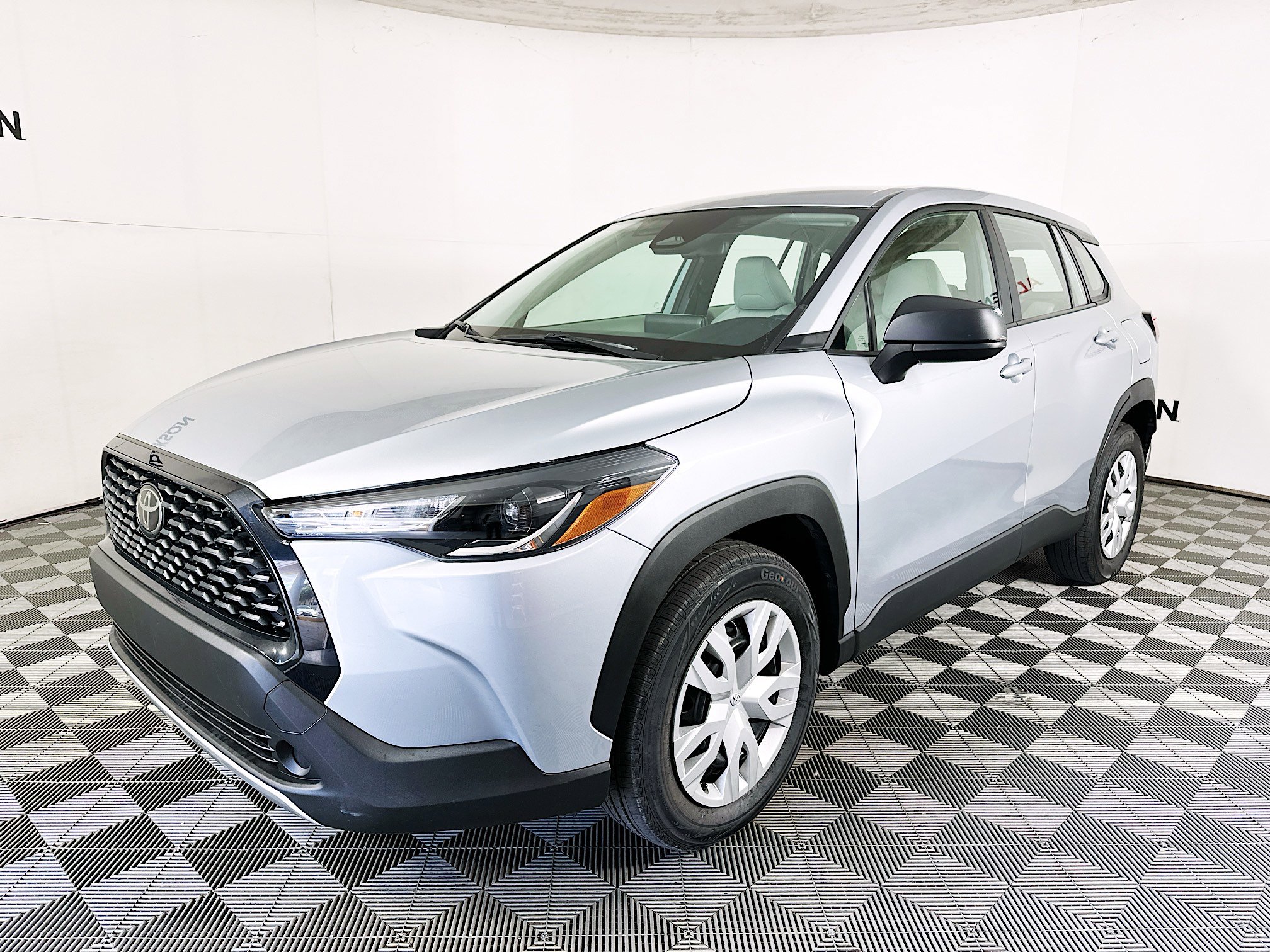 Used 2024 Toyota Corolla Cross L image 7