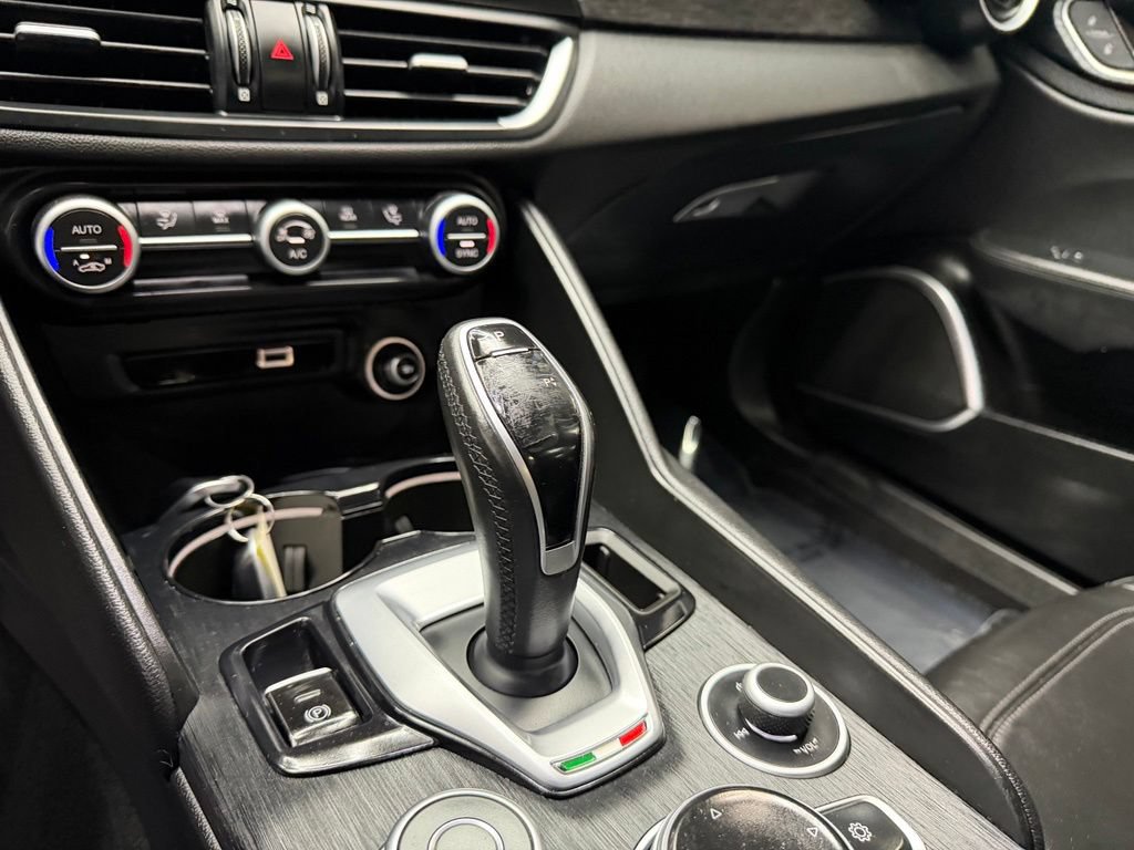 Used 2020 Alfa Romeo Giulia RWD image 26