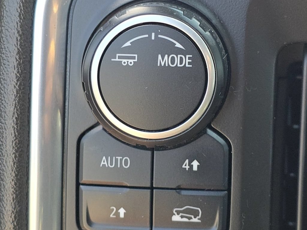 Used 2020 Chevrolet Silverado 1500 LT w/ Fleet Comfort Package AWD/4WD image 10