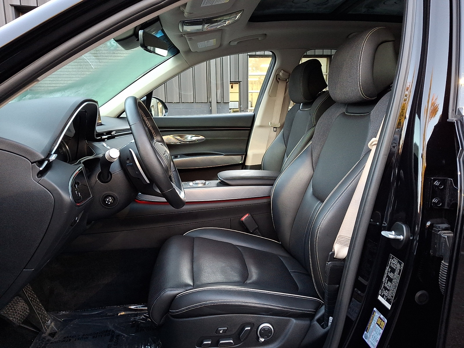 Certified 2023 Genesis Electrified GV70 AWD/4WD image 14