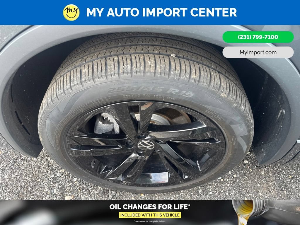 Used 2024 Volkswagen Tiguan SE R-Line AWD/4WD image 6