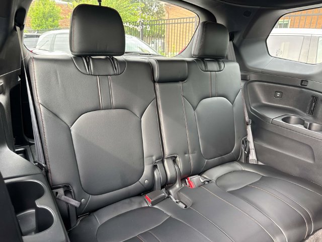 Used 2025 Honda Pilot TrailSport image 9