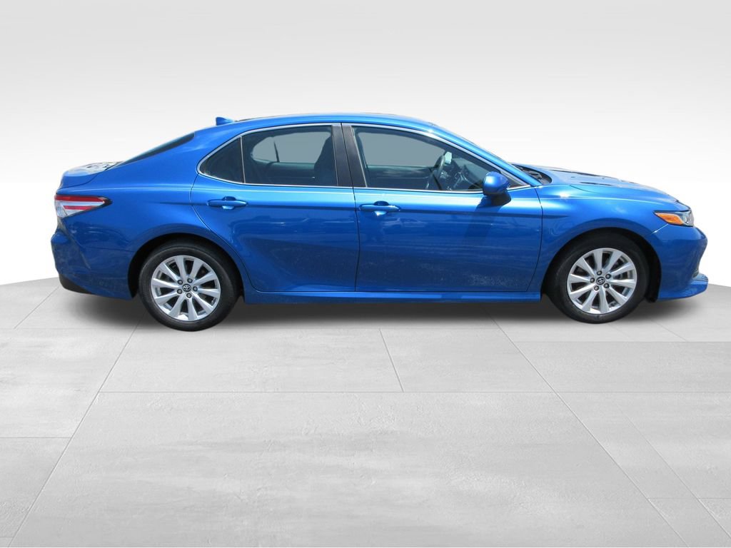 Used 2019 Toyota Camry LE FWD image 6