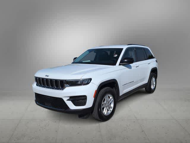 Certified 2023 Jeep Grand Cherokee Laredo AWD/4WD image 4