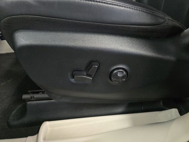 Used 2024 Chrysler Pacifica Touring-L image 29