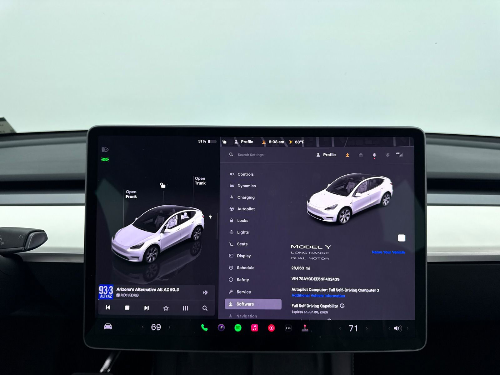 Used 2022 Tesla Model Y Long Range image 41