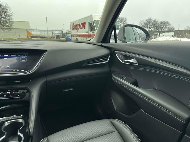 Used 2023 Buick Envision Essence image 31