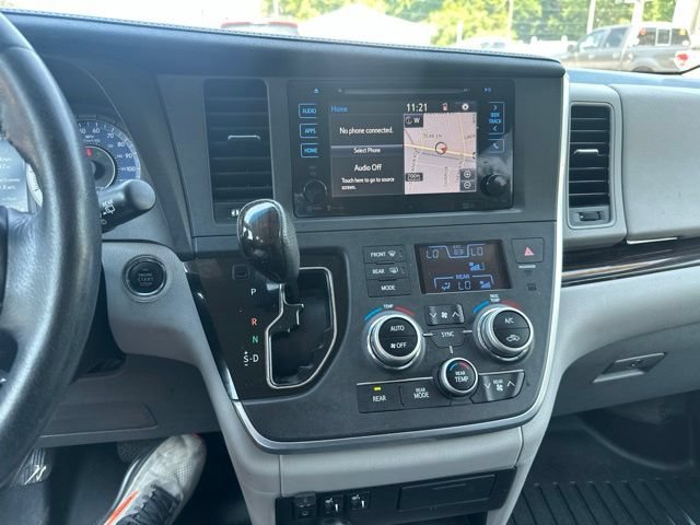 Used 2015 Toyota Sienna XLE w/ XLE Navigation Package FWD image 19