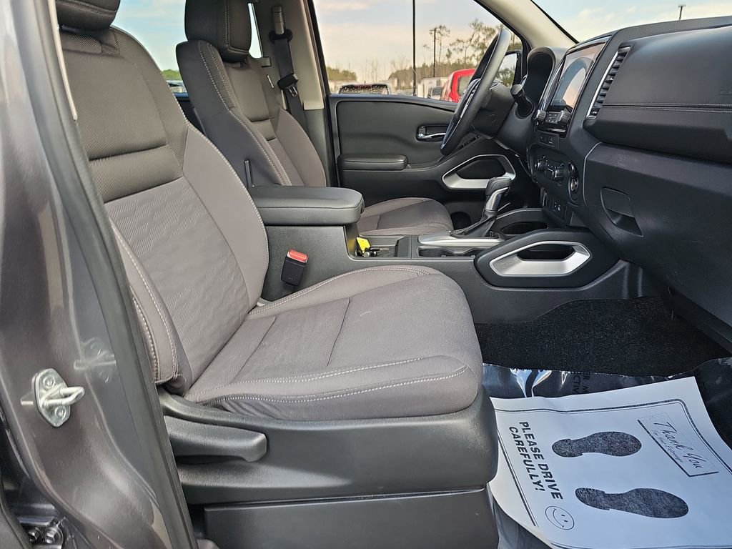 Used 2023 Nissan Frontier SV w/ Tow Package image 13