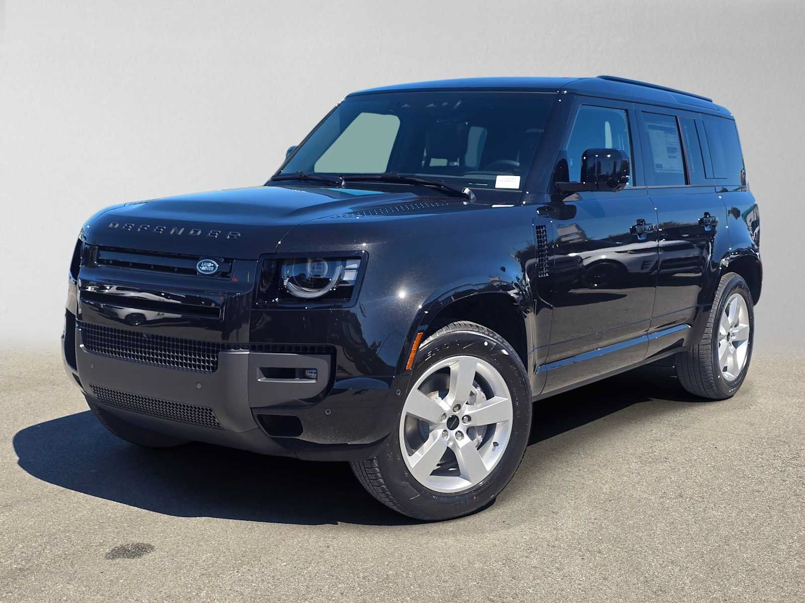 New 2026 Land Rover Defender 110 X-Dynamic SE AWD/4WD image 1