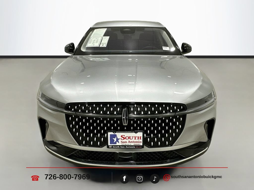 Used 2025 Lincoln Nautilus Premier AWD/4WD image 2