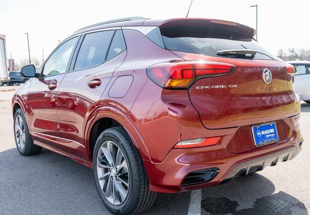 Used 2022 Buick Encore GX Select w/ Sport Touring Package FWD image 8