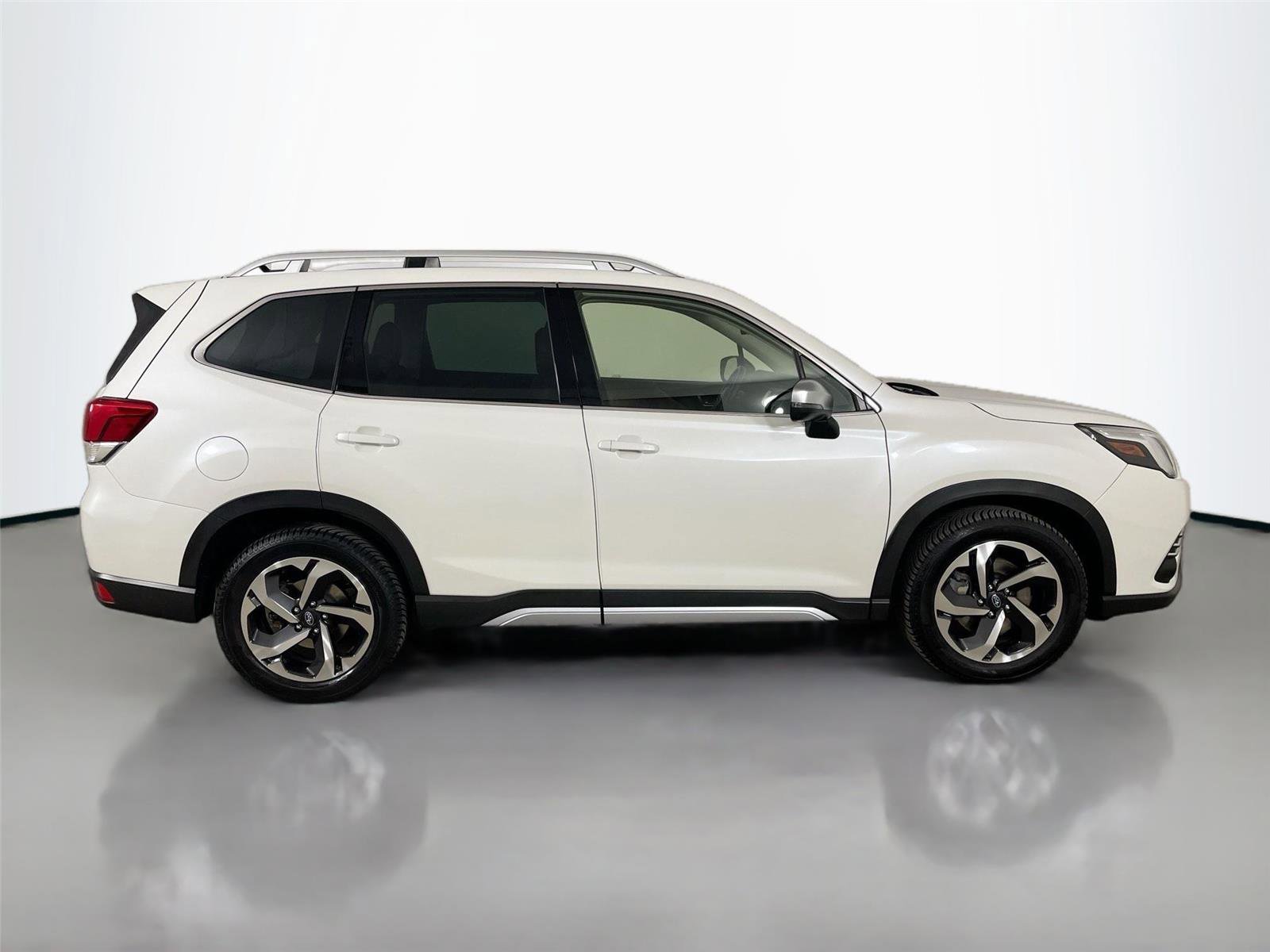 Used 2023 Subaru Forester Touring AWD/4WD image 18