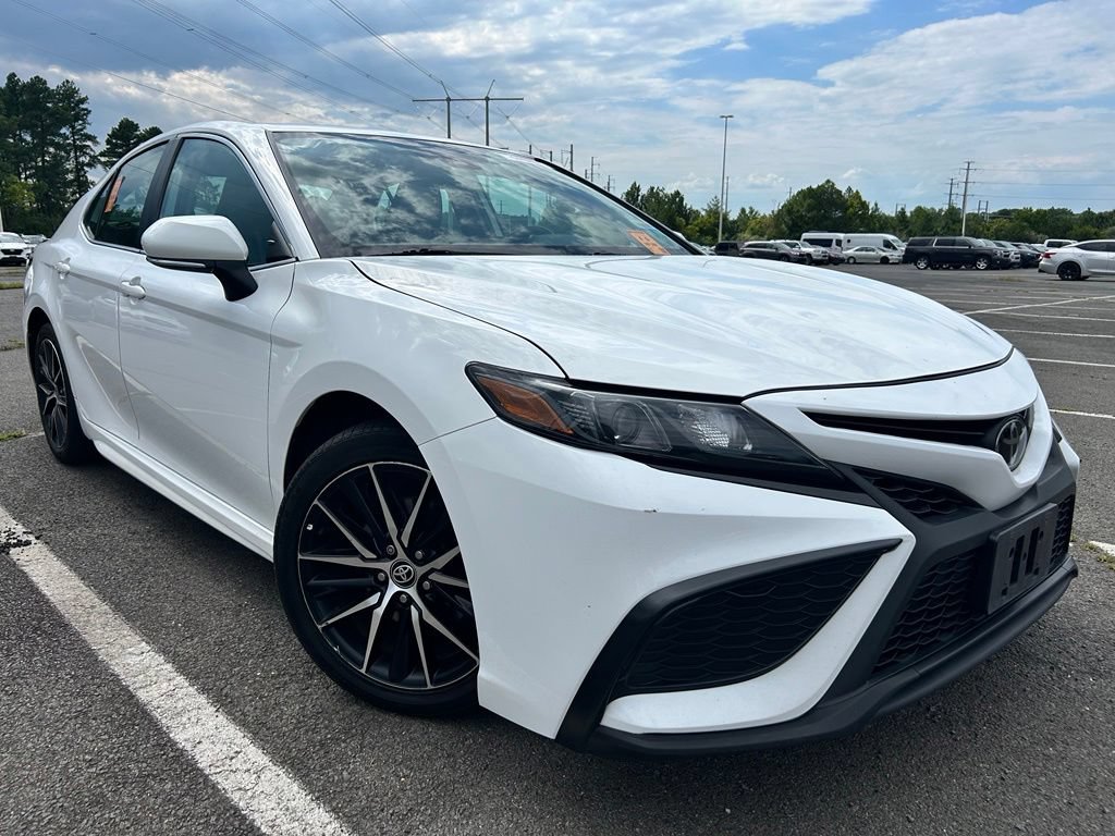 Used 2018 Toyota Camry SE