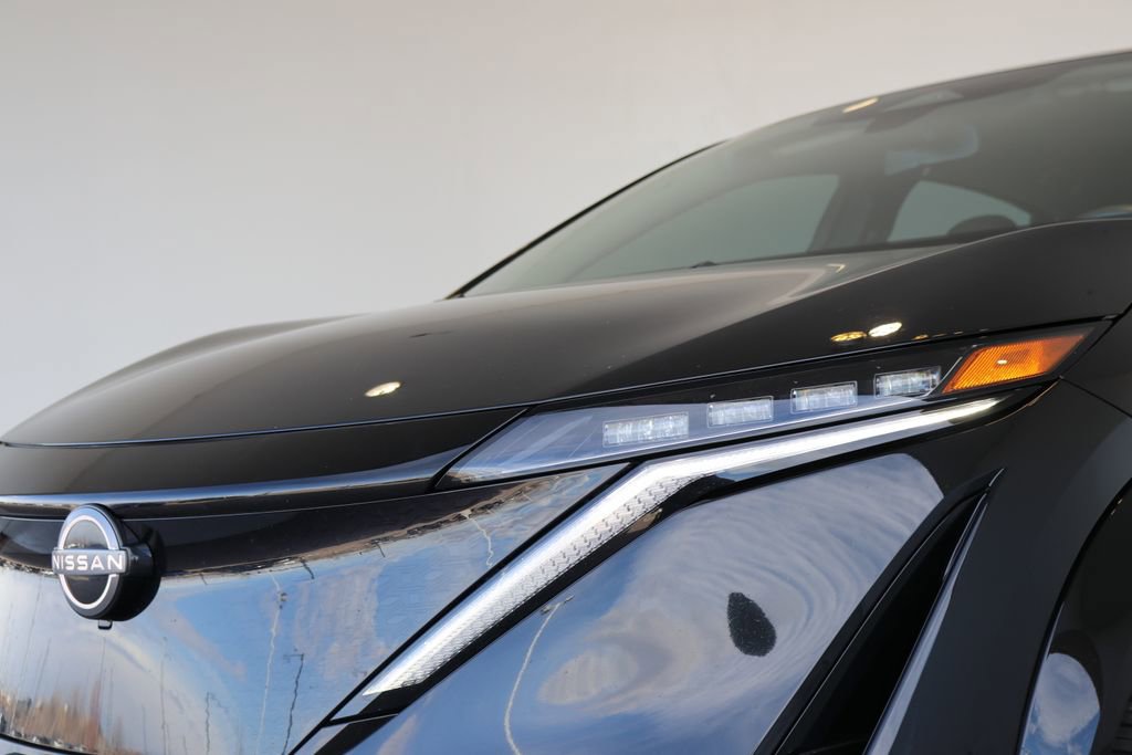 Used 2023 Nissan Ariya AWD image 12