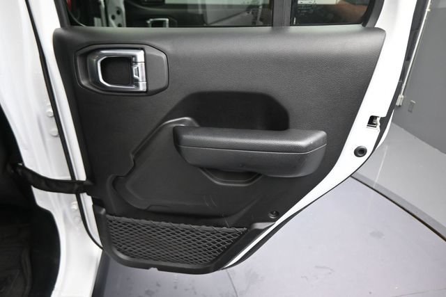 Used 2023 Jeep Wrangler Unlimited Rubicon w/ Cold Weather Group AWD/4WD image 23