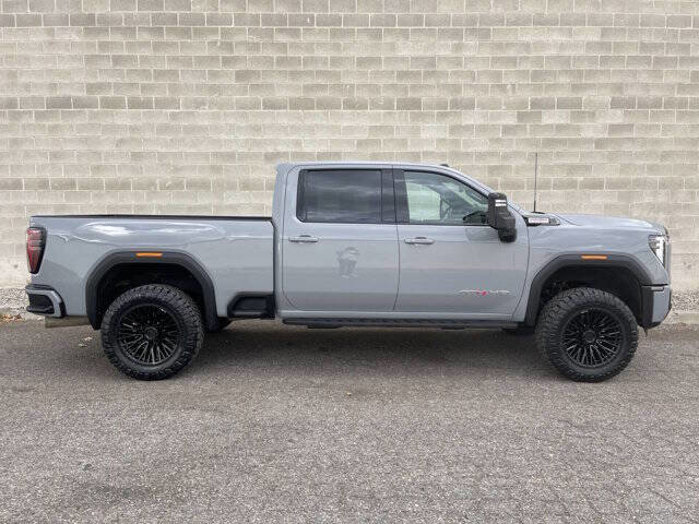 Used 2024 GMC Sierra 2500 AT4 w/ AT4 Premium Plus Package image 3