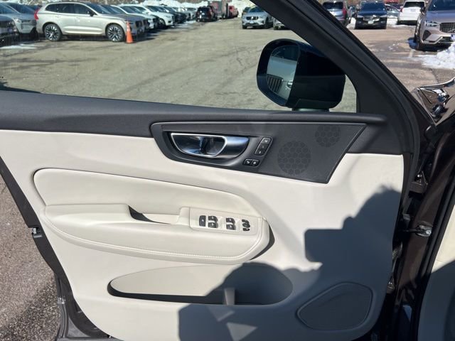 Certified 2025 Volvo XC60 T8 Core image 22