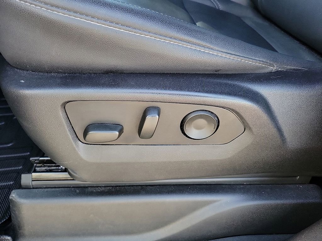 Used 2024 Chevrolet Tahoe Z71 w/ Luxury Package image 11