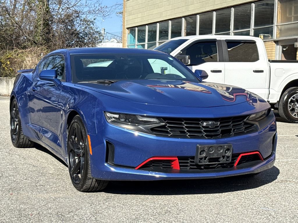 Used 2023 Chevrolet Camaro LT RWD image 1